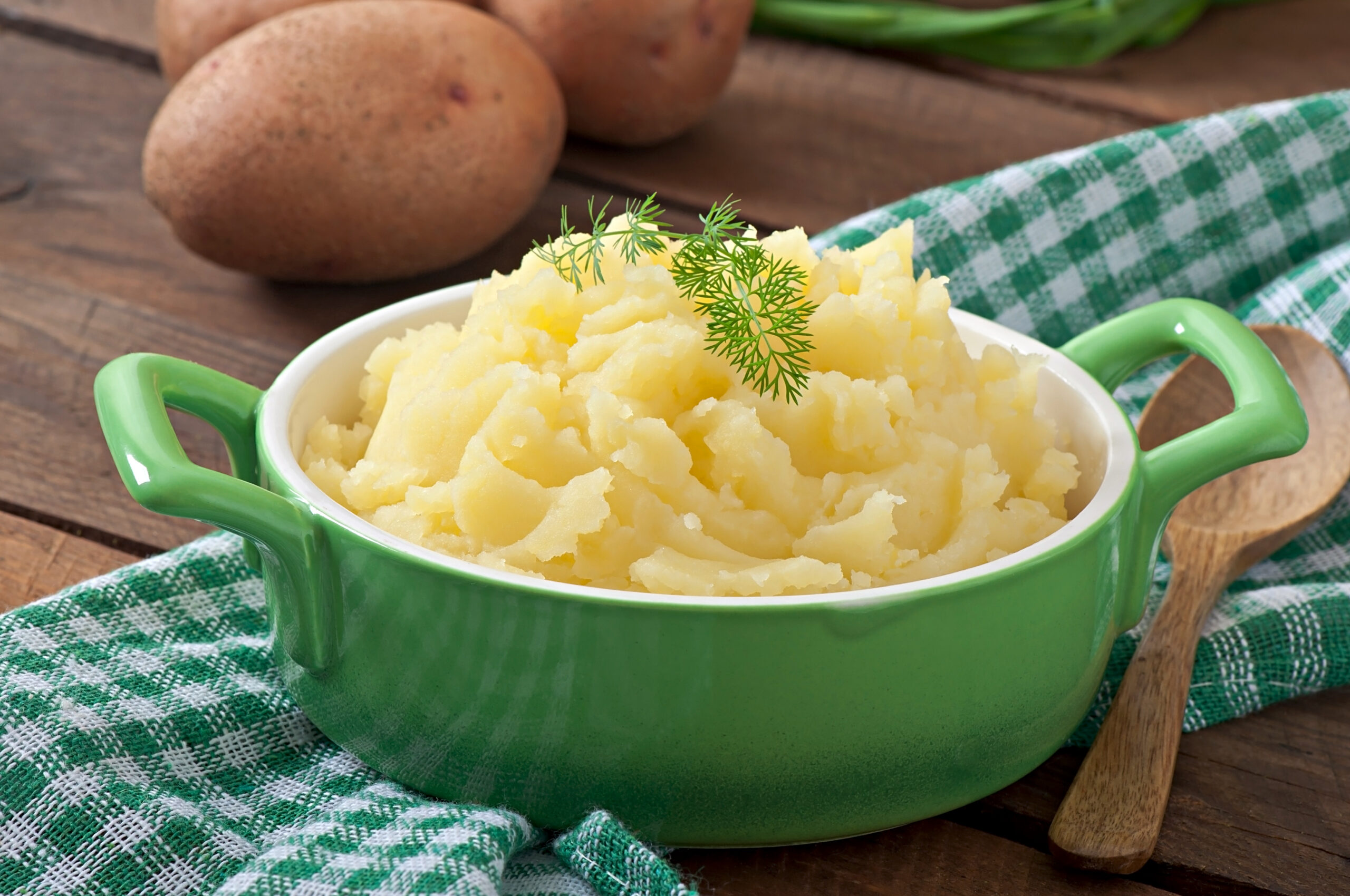 bowl of mashed potatoes